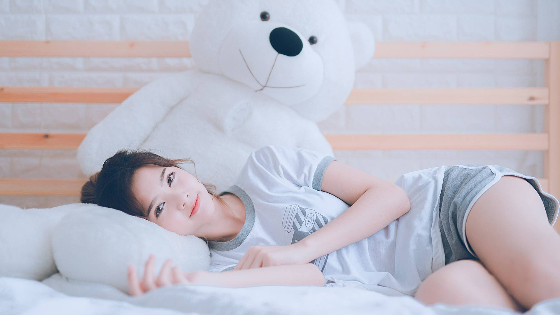 AIYOUXI.COM-急速突破对方防线，轻松取得胜利，急速突破对方防线,轻松取得胜利的成语