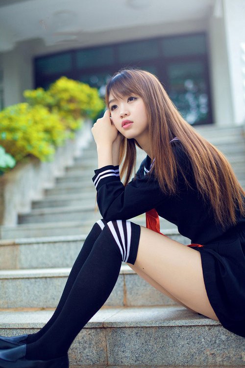 拜仁慕尼黑客场大胜，全队发挥出色取得胜利，拜仁慕尼黑客场球衣2021