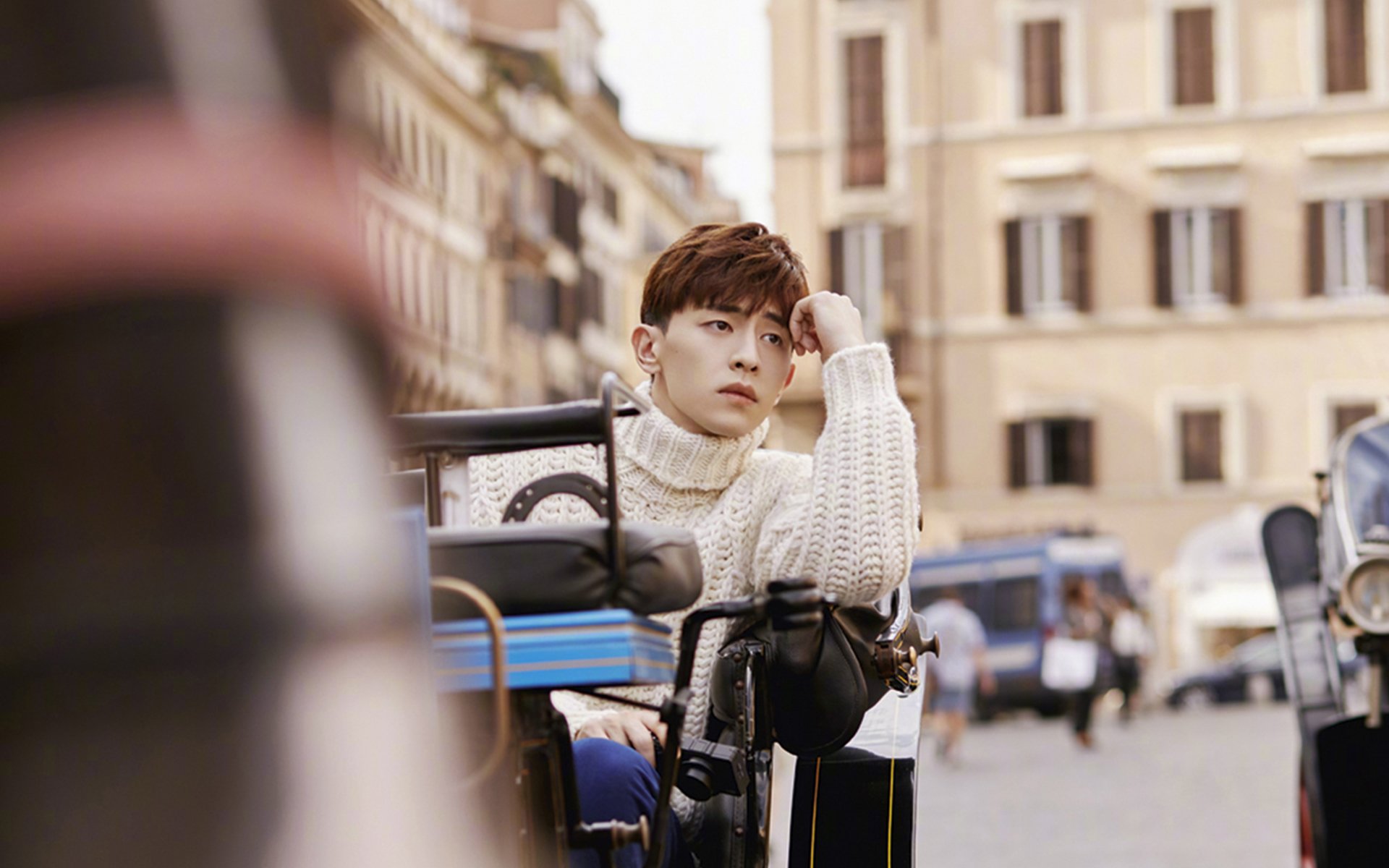 雄鹿队成员争相亮相时尚杂志封面,引发话题,雄鹿全队霸气合照