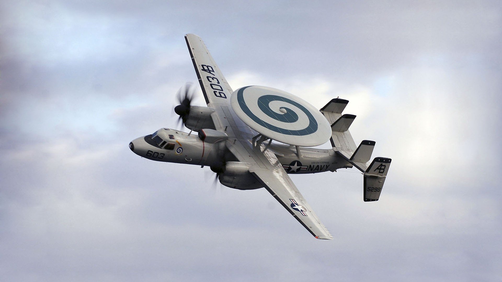 高校篮球积极开展国际交流提升比赛经验，校际篮球赛交流宣传标语